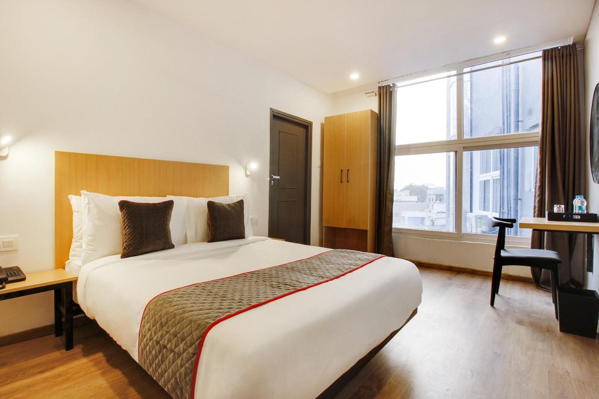 Relaxing Near Igi Delhi Airport Hotel 4*