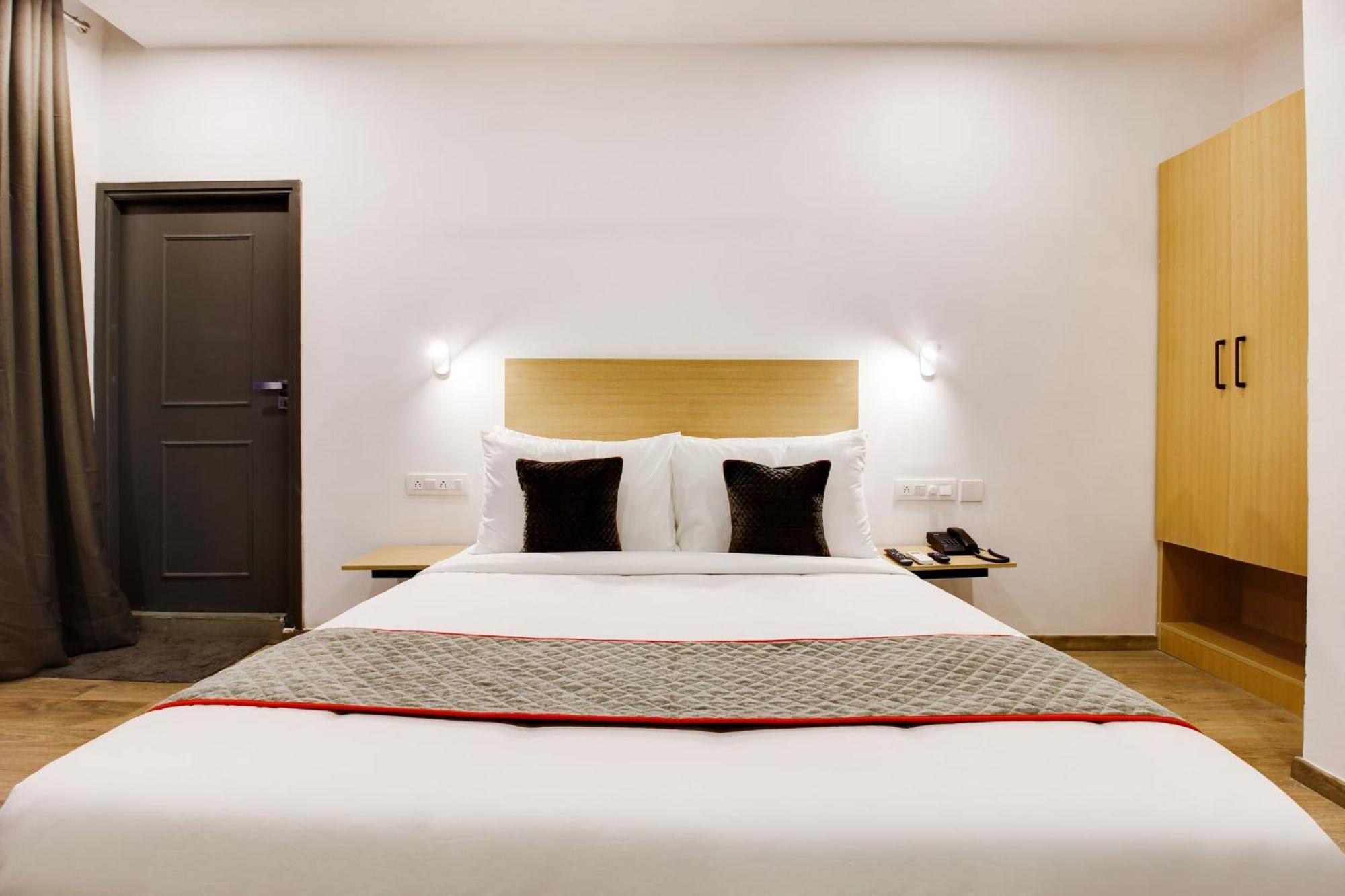 Relaxing Near Igi Delhi Airport Hotel New Delhi